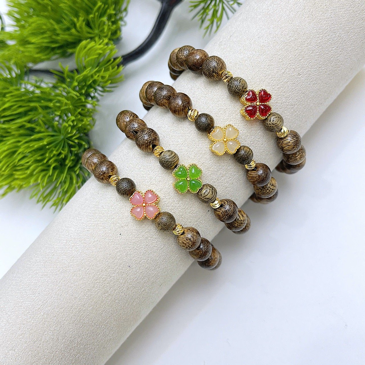 Vòng Tay Trầm Tốc Mix Charm Cỏ 4 Lá Titan Đính Đá 🍀✨